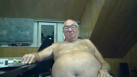 asusandy online show from 09/20/25, 12:33