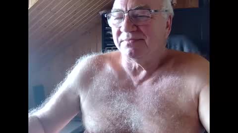 Snapshot of asusandy chatting on 03/30/26, 11:44 asusandy online show from 03/30/26, 11:44