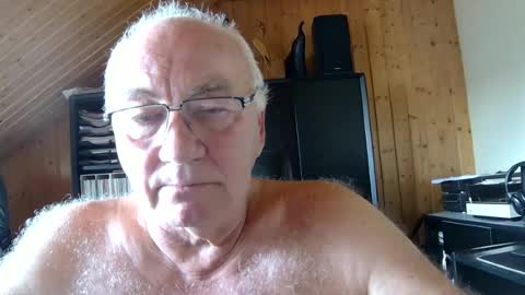 Snapshot of asusandy chatting on 06/22/26, 12:35 asusandy online show from 06/22/26, 12:35