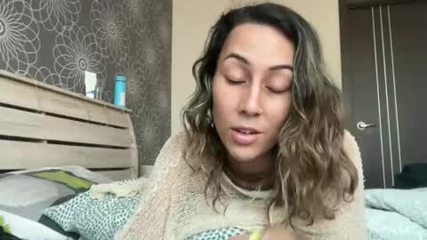 Snapshot of atara25 chatting on 03/18/26, 07:33 Atara online show from 03/18/26, 07:33