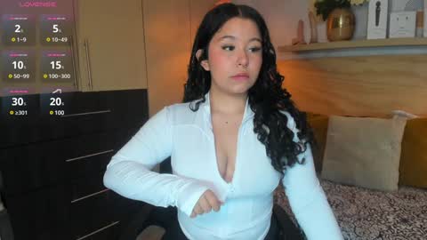 Snapshot of atena_cuteee chatting on 12/27/24, 07:03 sofia online show from 12/27/24, 07:03