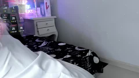 Athena online show from 10/10/25, 08:19