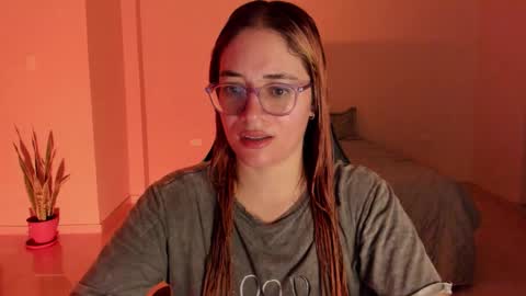 Snapshot of atenas__05 chatting on 02/14/26, 10:50 atenas online show from 02/14/26, 10:50