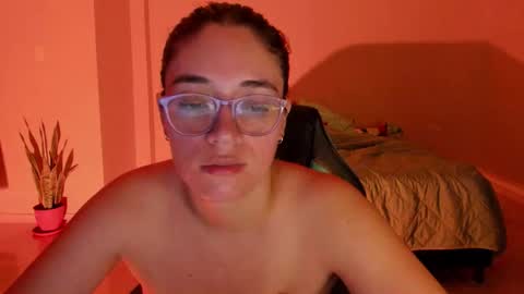 Snapshot of atenas__05 chatting on 02/22/26, 09:41 atenas online show from 02/22/26, 09:41