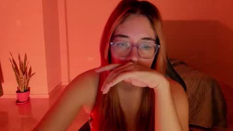 Snapshot of atenas__05 chatting on 02/23/26, 09:28 atenas online show from 02/23/26, 09:28