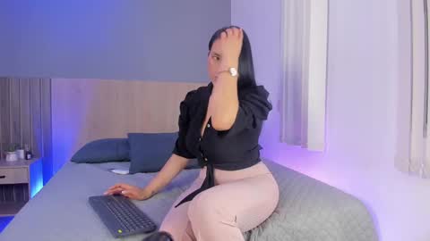 Atenea online show from 09/19/25, 11:55