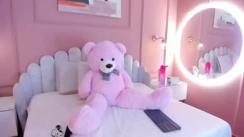 Snapshot of atenea_cute21 chatting on 04/07/26, 02:56 Athenea online show from 04/07/26, 02:56