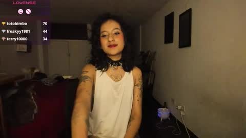 Atenea online show from 10/16/25, 08:04