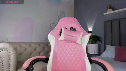 Atenea online show from 11/27/25, 07:27