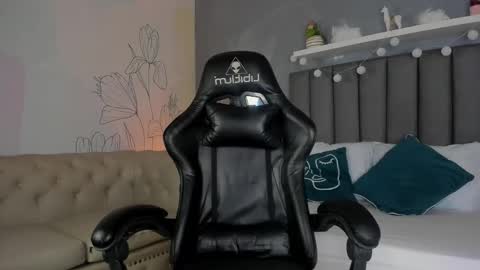 Snapshot of atenea_jones_ chatting on 02/04/26, 12:33 Atenea online show from 02/04/26, 12:33