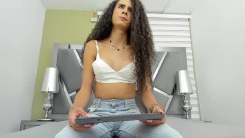 Snapshot of atenea_sexxx chatting on 06/03/26, 03:53 atenea online show from 06/03/26, 03:53