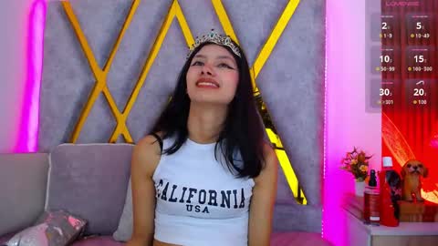 Snapshot of atenea_smith1 chatting on 05/06/26, 04:19 Athenea online show from 05/06/26, 04:19