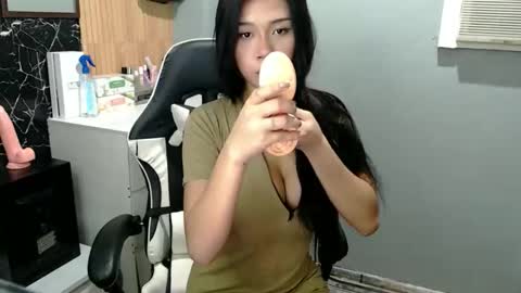 Snapshot of atheena_charm chatting on 03/17/26, 08:39 Athena online show from 03/17/26, 08:39