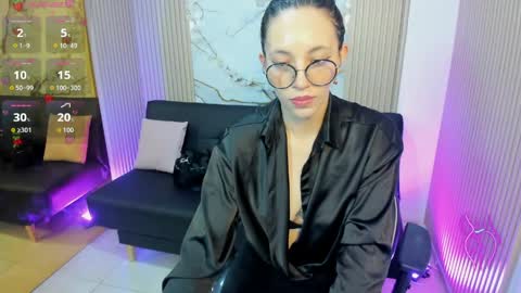 Atenea online show from 05/25/26, 03:23