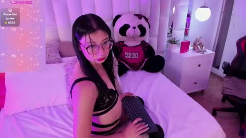 athenea fox  online show from 04/22/26, 07:59