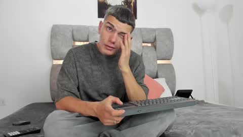 Snapshot of athlass_ chatting on 01/25/25, 10:07 athlass_ online show from 01/25/25, 10:07