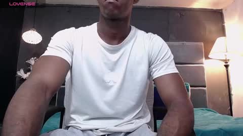 Snapshot of athleticbig_cock chatting on 09/10/25, 01:38 ATHLETIC COCK online show from 09/10/25, 01:38