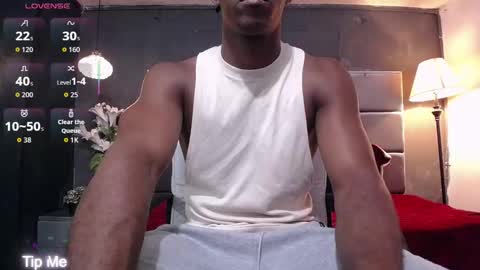 Snapshot of athleticbig_cock chatting on 09/17/25, 01:40 ATHLETIC COCK online show from 09/17/25, 01:40