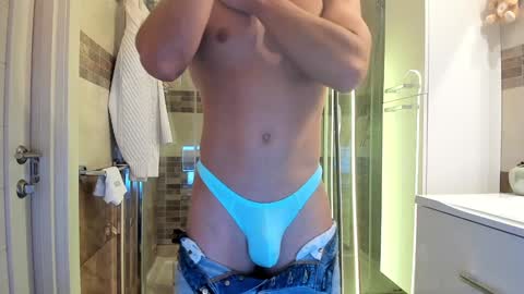 Snapshot of athleticloganx chatting on 01/18/25, 05:10 AthleticLoganX online show from 01/18/25, 05:10