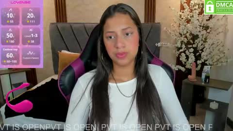 Snapshot of atiena_ chatting on 04/21/26, 07:50 Atiena online show from 04/21/26, 07:50