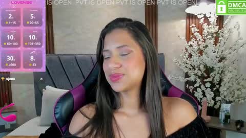 Snapshot of atiena_ chatting on 04/24/26, 11:29 Atiena online show from 04/24/26, 11:29