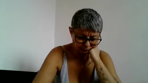 Snapshot of atikaarea chatting on 12/10/24, 10:49 atikaarea online show from 12/10/24, 10:49