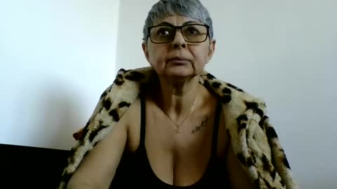 Snapshot of atikaarea chatting on 01/06/25, 11:29 atikaarea online show from 01/06/25, 11:29