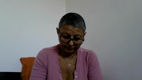 Snapshot of atikaarea chatting on 01/14/25, 11:20 atikaarea online show from 01/14/25, 11:20