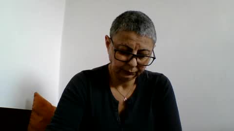 Snapshot of atikaarea chatting on 01/17/25, 10:22 atikaarea online show from 01/17/25, 10:22