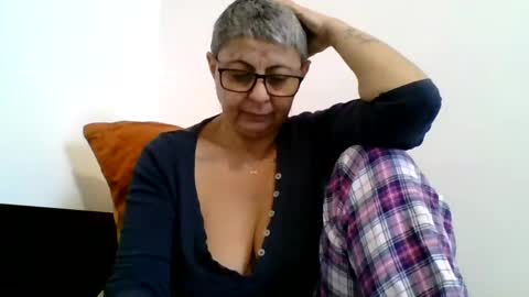 Snapshot of atikaarea chatting on 02/17/25, 02:26 atikaarea online show from 02/17/25, 02:26