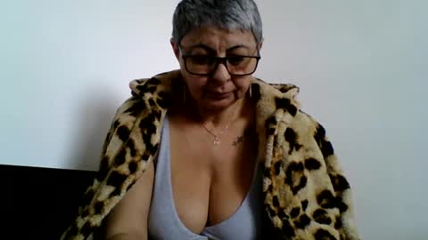 Snapshot of atikaarea chatting on 03/03/25, 09:00 atikaarea online show from 03/03/25, 09:00