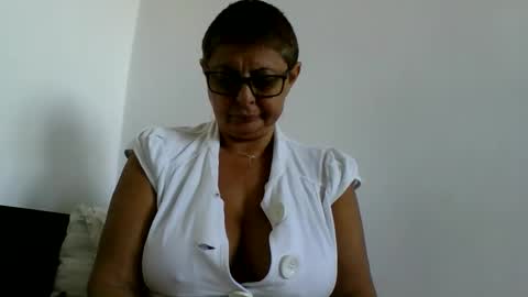 Snapshot of atikaarea chatting on 09/26/25, 02:21 atikaarea online show from 09/26/25, 02:21