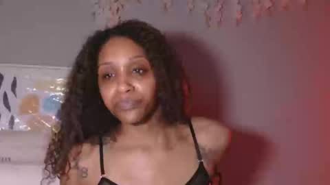 AtirahCali online show from 05/11/26, 04:04