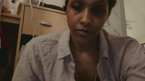 Snapshot of atirahcali chatting on 06/22/26, 10:29 AtirahCali online show from 06/22/26, 10:29