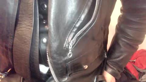 Atlleather1 online show from 04/17/26, 03:42