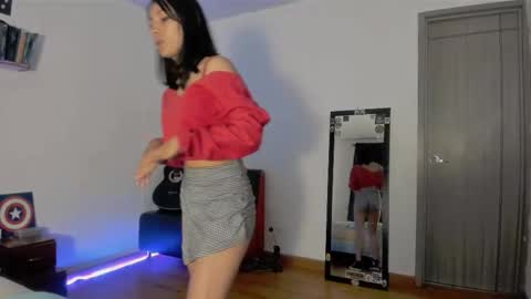 Snapshot of atomns41 chatting on 11/20/25, 05:40 Carolina online show from 11/20/25, 05:40