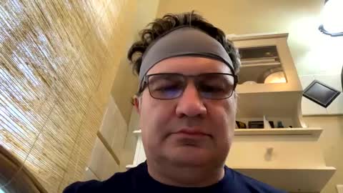 Snapshot of atozzzz chatting on 09/21/25, 08:21 atozzzz online show from 09/21/25, 08:21