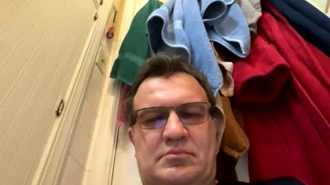 Snapshot of atozzzz chatting on 10/27/25, 12:58 atozzzz online show from 10/27/25, 12:58