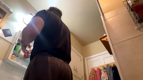 Snapshot of atozzzz chatting on 02/01/26, 02:26 atozzzz online show from 02/01/26, 02:26