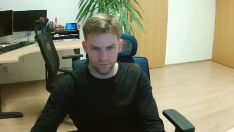 Snapshot of attom88 chatting on 01/04/25, 04:32 SomeFun online show from 01/04/25, 04:32