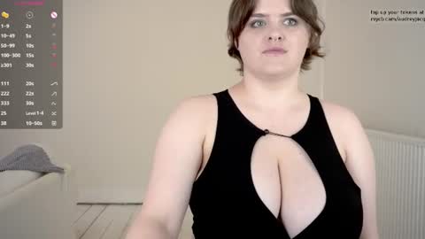 Audrey Jacq online show from 06/26/26, 03:16