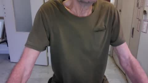 Snapshot of auguste061400 chatting on 02/08/25, 09:56 auguste061400 online show from 02/08/25, 09:56