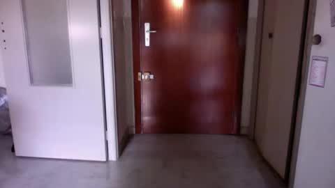 Snapshot of auguste061400 chatting on 11/12/25, 09:21 auguste061400 online show from 11/12/25, 09:21