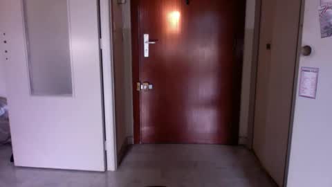 Snapshot of auguste061400 chatting on 11/13/25, 09:19 auguste061400 online show from 11/13/25, 09:19