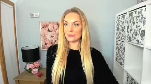 Snapshot of aullorasensual chatting on 01/03/25, 09:15 AulloraSensual online show from 01/03/25, 09:15