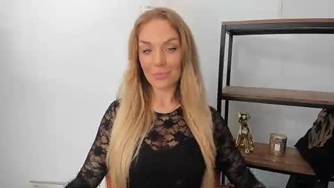 Snapshot of aullorasensual chatting on 03/27/26, 07:36 AulloraSensual online show from 03/27/26, 07:36