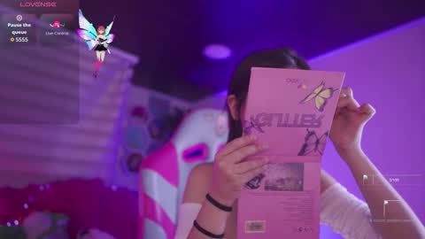 aura_rouss online show from 11/12/25, 01:28