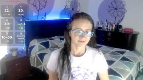 Snapshot of auralatinax chatting on 05/13/26, 07:33 aura online show from 05/13/26, 07:33