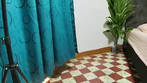 Snapshot of auralis_lux chatting on 07/01/26, 12:29 auralis_lux online show from 07/01/26, 12:29
