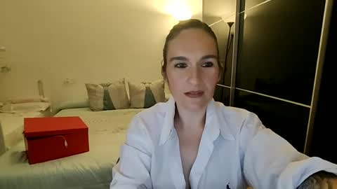Snapshot of aurasensual69 chatting on 06/15/26, 10:45 aurasensual69 online show from 06/15/26, 10:45